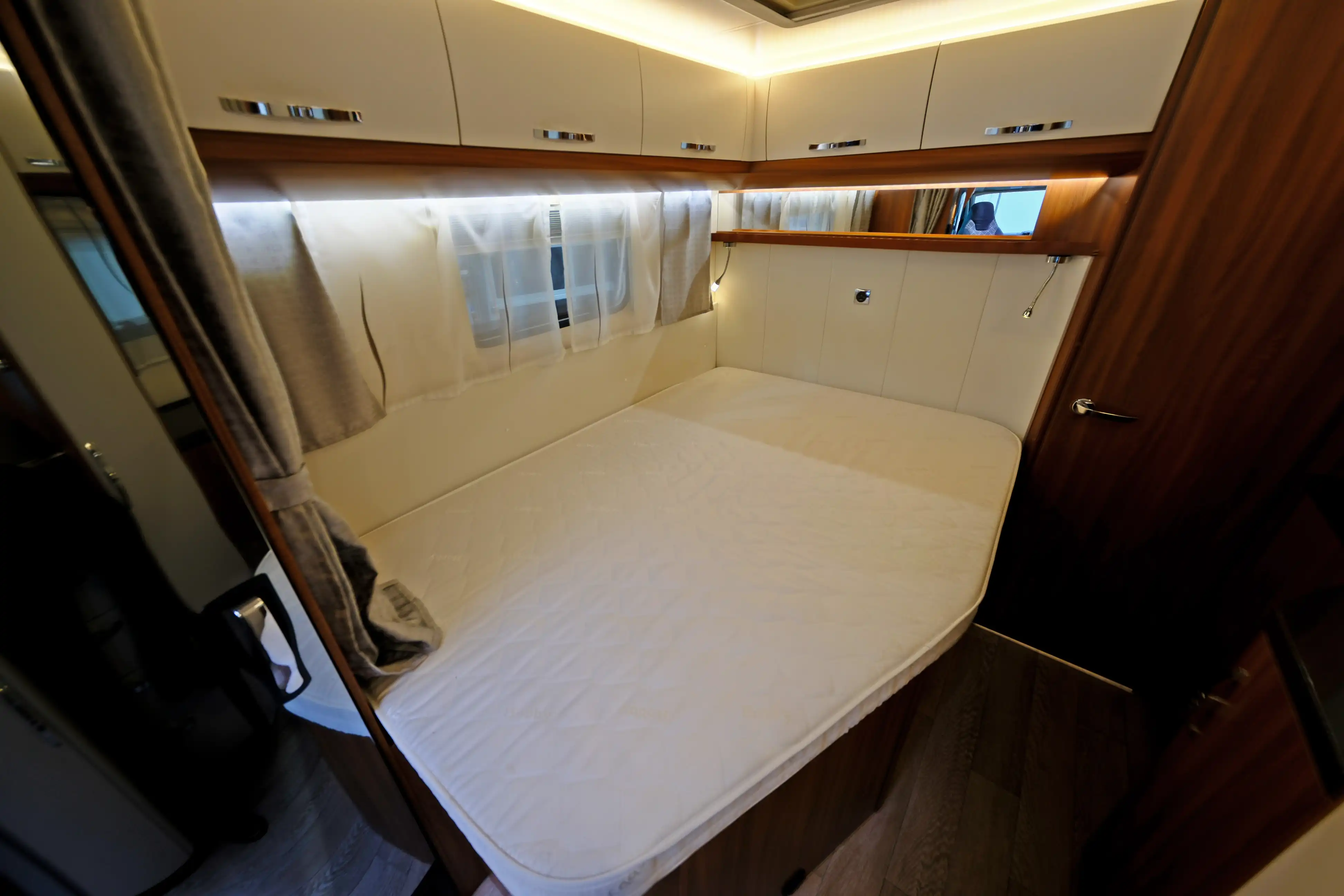HOBBY Optima De Luxe T 70 F